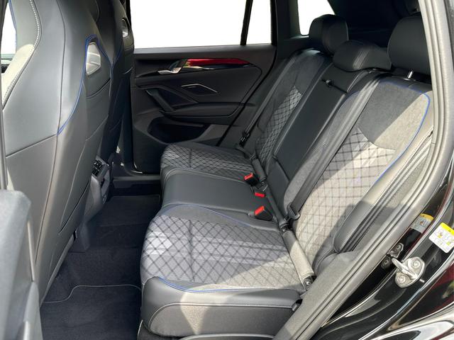 Volkswagen / Tiguan / Schwarz / / / DSG+HARMAN+20 ALU+MATRIX+MASSAGE+ACC+KAMERA