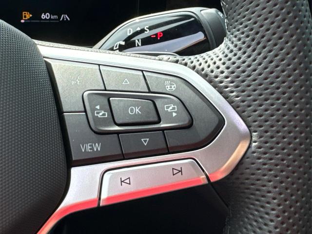 Volkswagen / Tiguan / Schwarz / / / DSG+HARMAN+20 ALU+MATRIX+MASSAGE+ACC+KAMERA