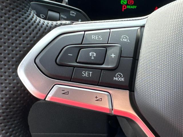 Volkswagen / Tiguan / Schwarz / / / DSG+HARMAN+20 ALU+MATRIX+MASSAGE+ACC+KAMERA