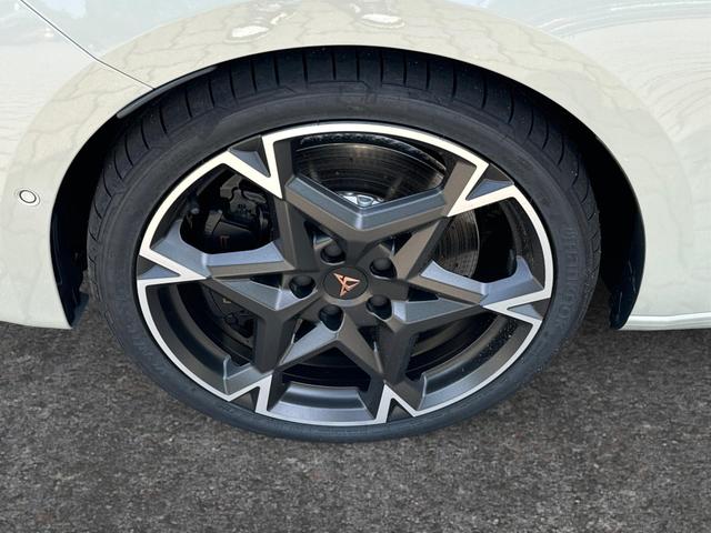 Cupra / Leon Sportstourer / Grau / / / ST FACELIFT+KAMERA+EL. HECKKL.+ACC+19 ALU