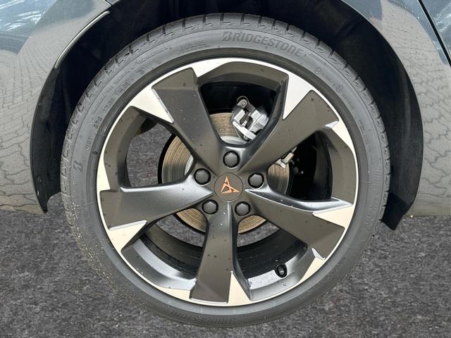 Cupra / Leon Sportstourer / Grau / / / ST DSG+AHK+NAVI+KAMERA+EL. HECKKL., Beispielbilder, ggf. teilweise mit Sonderausstattung
