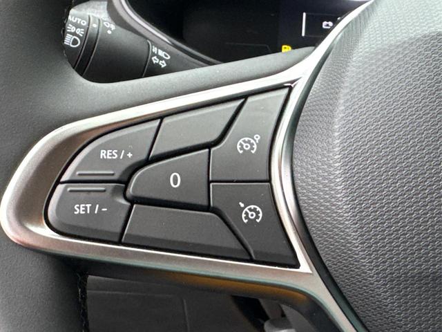 Renault / Clio / Grau / / / KAMERA+SHZ+APP+KEYLESS+LED+KLIMA