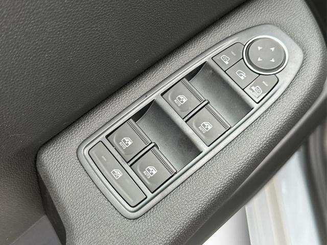 Renault / Clio / Grau / / / KAMERA+SHZ+APP+KEYLESS+LED+KLIMA