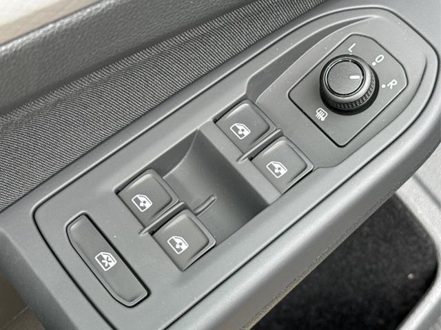 Volkswagen / Golf / Grau / / / S SHZ+KLIMA+APP CONNECT+PDC+LED+READY2DISCOVER