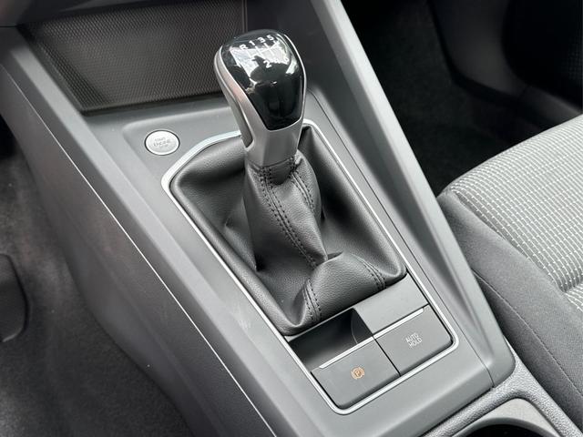 Volkswagen / Golf / Grau / / / S SHZ+KLIMA+APP CONNECT+PDC+LED+READY2DISCOVER