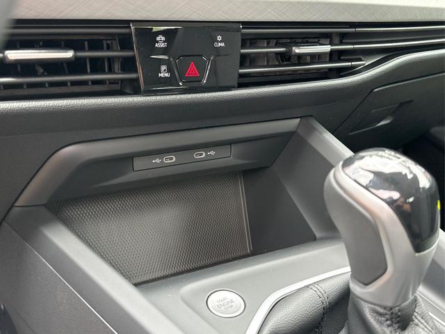Volkswagen / Golf / Grau / / / S SHZ+KLIMA+APP CONNECT+PDC+LED+READY2DISCOVER