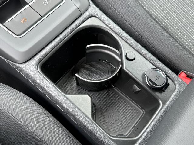 Volkswagen / Golf / Grau / / / S SHZ+KLIMA+APP CONNECT+PDC+LED+READY2DISCOVER