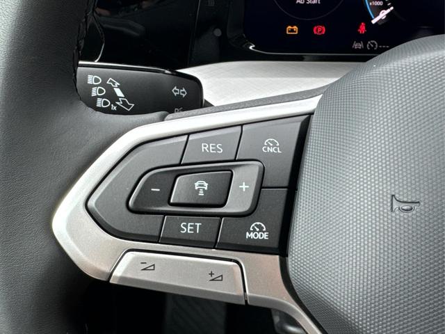 Volkswagen / Golf / Grau / / / S SHZ+KLIMA+APP CONNECT+PDC+LED+READY2DISCOVER
