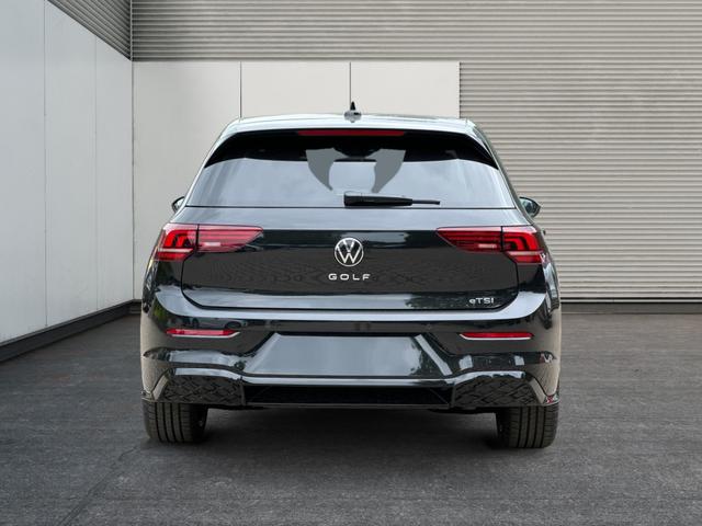 Volkswagen / Golf / Schwarz / / / 360° KAMERA+LED-PLUS+SHZ+ACC+18 ALU