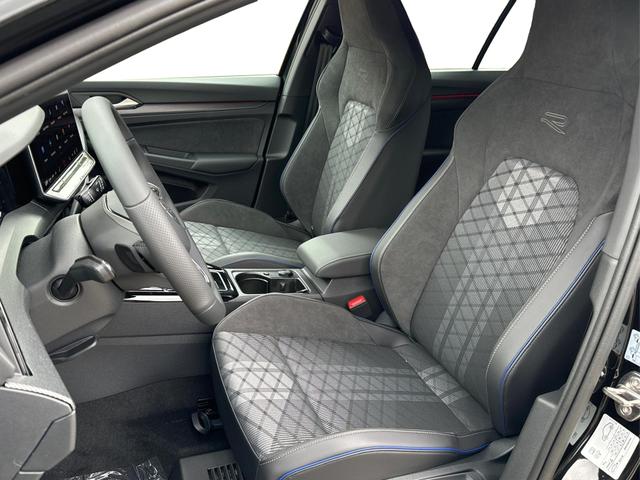 Volkswagen / Golf / Schwarz / / / 360° KAMERA+LED-PLUS+SHZ+ACC+18 ALU