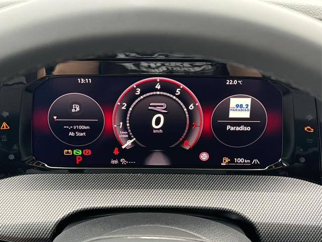 Volkswagen / Golf / Schwarz / / / 360° KAMERA+LED-PLUS+SHZ+ACC+18 ALU