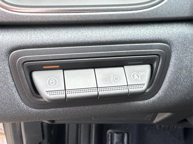Renault / Captur / / / / ACC+SHZ+KAMERA+LED+KLIMAAUT.