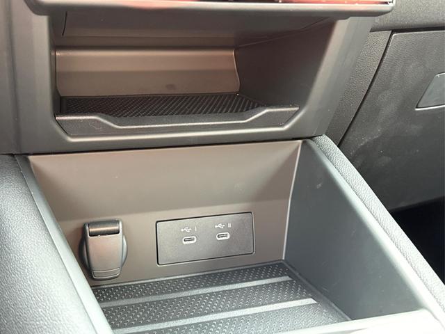 Renault / Captur / / / / ACC+SHZ+KAMERA+LED+KLIMAAUT.