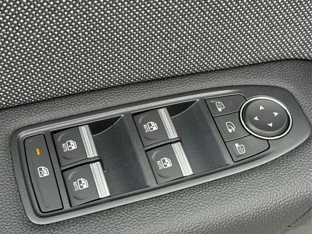 Renault / Captur / / / / ACC+SHZ+KAMERA+LED+KLIMAAUT.