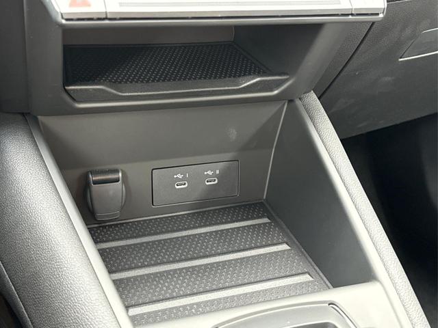 Renault / Captur / / / / ACC+SHZ+KAMERA+LED+KLIMAAUT.