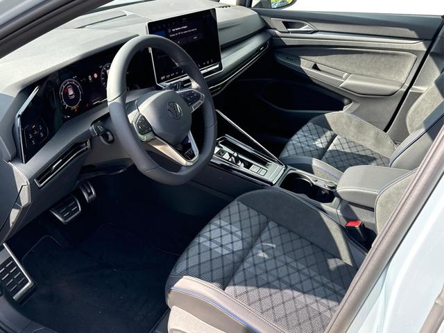 Volkswagen / Golf / Blau / / / FACELIFT+IQ.LIGHT MATRIX BLACK+360°