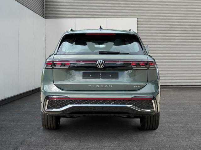 Volkswagen / Tiguan / Grün / / / DSG+AHK+HUD+NAVI+MATRIX+EL. HECK.+20 ALU