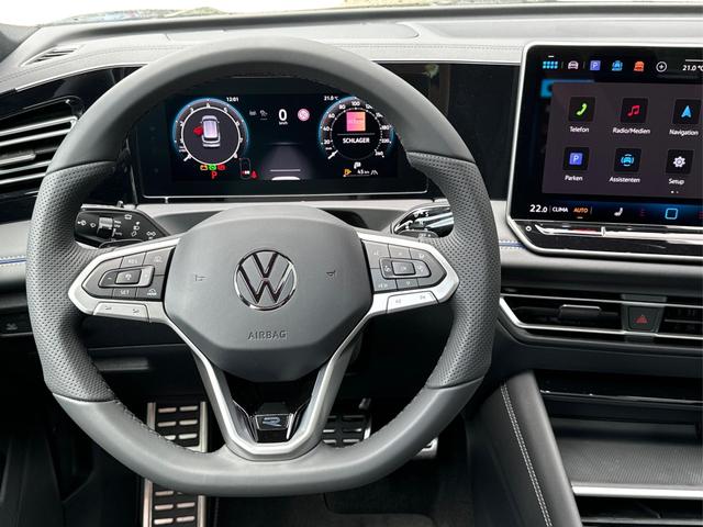Volkswagen / Tiguan / Grün / / / DSG+AHK+HUD+NAVI+MATRIX+EL. HECK.+20 ALU