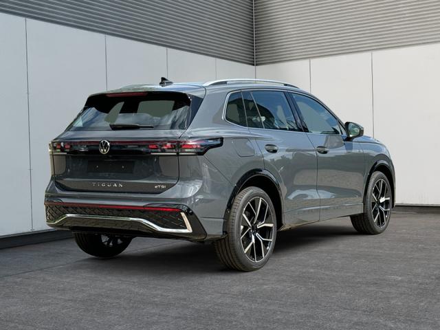 Volkswagen / Tiguan / Grau / / / DSG+AHK+HUD+NAVI+MATRIX+EL. HECK.+20 ALU
