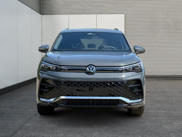 Volkswagen / Tiguan / Grau / / / DSG+AHK+HUD+NAVI+MATRIX+EL. HECK.+20 ALU