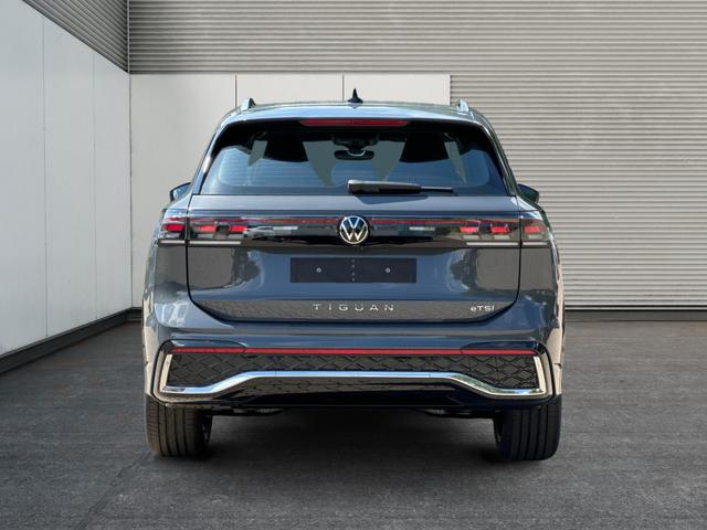 Volkswagen / Tiguan / Grau / / / DSG+AHK+HUD+NAVI+MATRIX+EL. HECK.+20 ALU