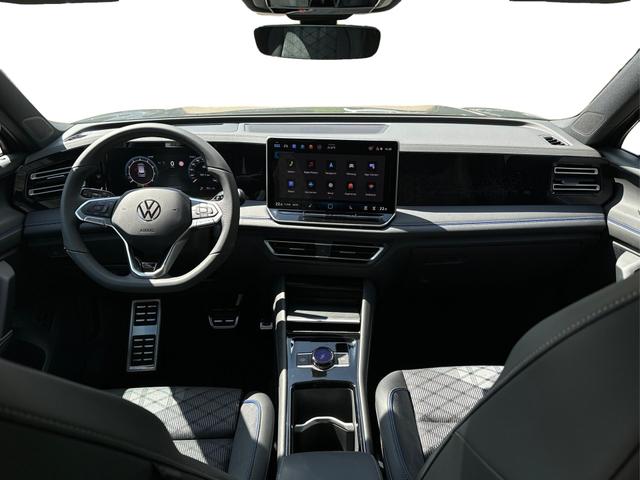 Volkswagen / Tiguan / Grau / / / DSG+AHK+HUD+NAVI+MATRIX+EL. HECK.+20 ALU
