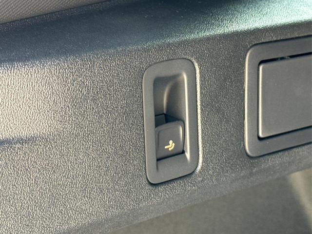 Volkswagen / Tiguan / Grau / / / DSG+AHK+HUD+NAVI+MATRIX+EL. HECK.+20 ALU