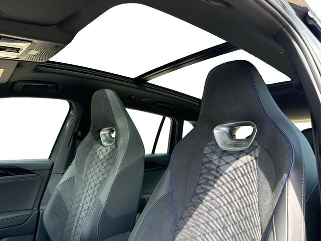 Volkswagen / Tiguan / Grau / / / DSG+AHK+HUD+NAVI+MATRIX+EL. HECK.+20 ALU
