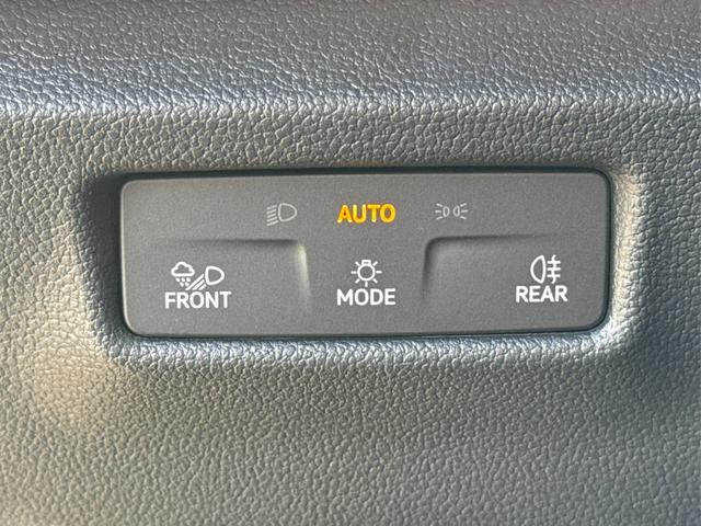 Volkswagen / Tiguan / Grau / / / DSG+AHK+HUD+NAVI+MATRIX+EL. HECK.+20 ALU