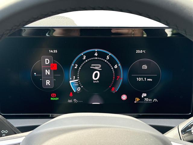 Volkswagen / Tiguan / Grau / / / DSG+AHK+HUD+NAVI+MATRIX+EL. HECK.+20 ALU