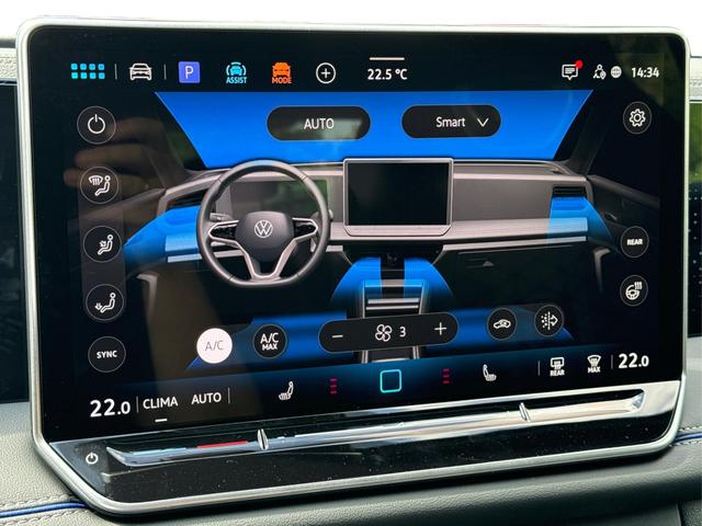 Volkswagen / Tiguan / Grau / / / DSG+AHK+HUD+NAVI+MATRIX+EL. HECK.+20 ALU