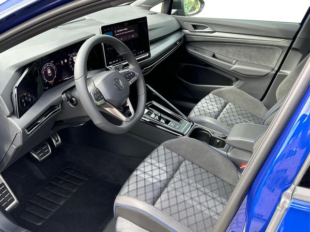 Volkswagen / Golf / Blau / / / FACELIFT+IQ.LIGHT MATRIX BLACK+360°