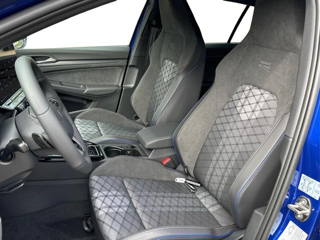 Volkswagen / Golf / Blau / / / FACELIFT+IQ.LIGHT MATRIX BLACK+360°