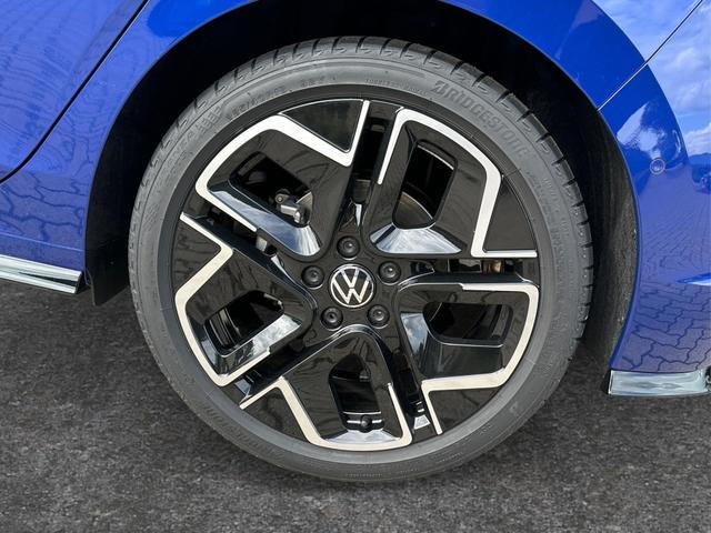 Volkswagen / Golf / Blau / / / FACELIFT+IQ.LIGHT MATRIX BLACK+360°