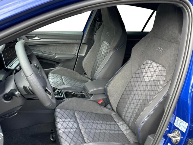 Volkswagen / Golf / Blau / / / FACELIFT+IQ.LIGHT MATRIX BLACK+360°