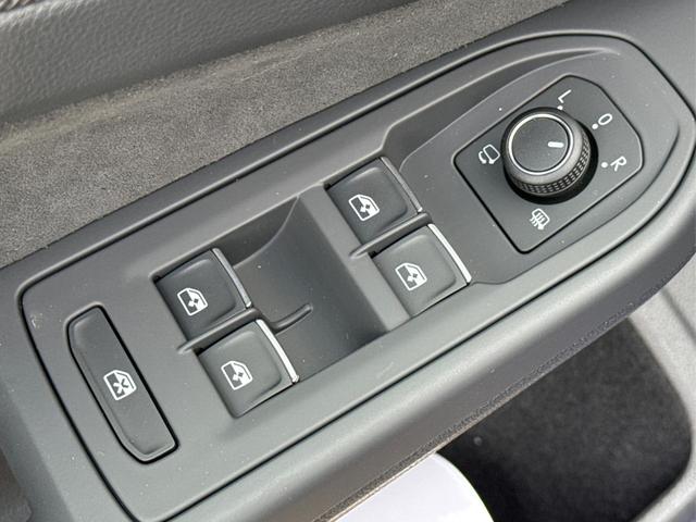 Volkswagen / Golf / Blau / / / FACELIFT+IQ.LIGHT MATRIX BLACK+360°