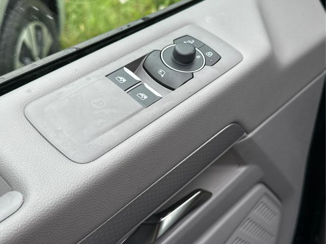 Volkswagen / T7 Caravelle / / / / KR+ MATRIX-LED+NAVI.+ SHZ+KAMERA+ PDC