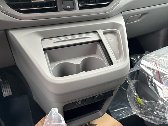 Volkswagen / T7 Caravelle / / / / KR+ MATRIX-LED+NAVI.+ SHZ+KAMERA+ PDC