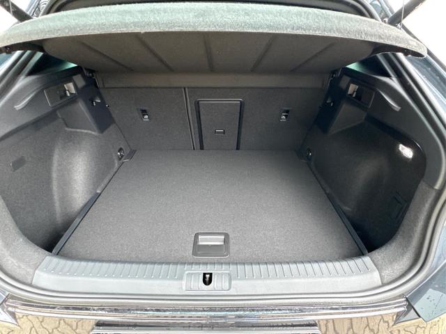Cupra / Formentor / Grau / / / KAMERA+EL. HECKKL.+VOLL-LED+ACC+18 LM+SHZ