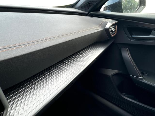 Cupra / Formentor / Schwarz / / / KAMERA+EL.HECKKL.+VOLL-LED+ACC+18LM+SHZ