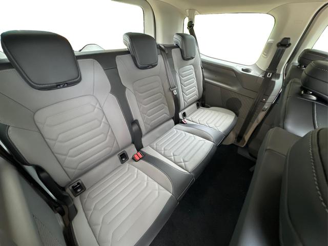 Volkswagen / T7 Caravelle / / / / KR AHK+MATRIX+NAVI+SOUND+ACC+SHZ+KAMERA+PDC