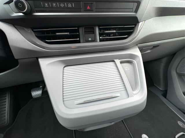 Volkswagen / T7 Caravelle / / / / KR AHK+MATRIX+NAVI+SOUND+ACC+SHZ+KAMERA+PDC