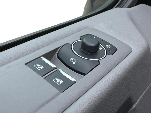 Volkswagen / T7 Caravelle / / / / KR AHK+MATRIX+NAVI+SOUND+ACC+SHZ+KAMERA+PDC