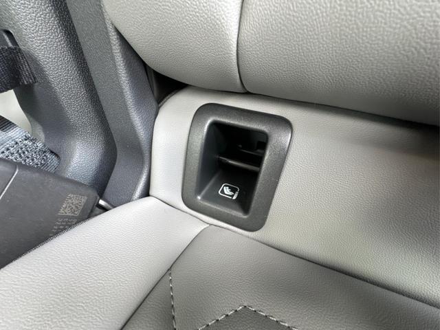 Volkswagen / T7 Caravelle / / / / KR AHK+MATRIX+NAVI+SOUND+ACC+SHZ+KAMERA+PDC