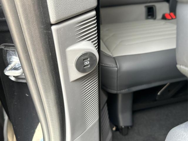 Volkswagen / T7 Caravelle / / / / KR AHK+MATRIX+NAVI+SOUND+ACC+SHZ+KAMERA+PDC