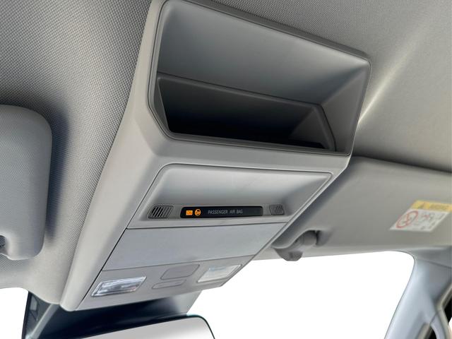 Volkswagen / T7 Caravelle / / / / KR AHK+MATRIX+NAVI+SOUND+ACC+SHZ+KAMERA+PDC