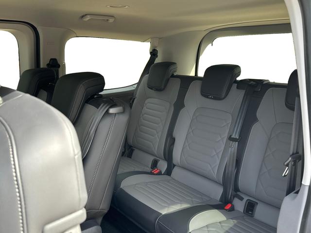 Volkswagen / T7 Caravelle / / / / KR+ MATRIX-LED+NAVI.+ SHZ+KAMERA+ PDC