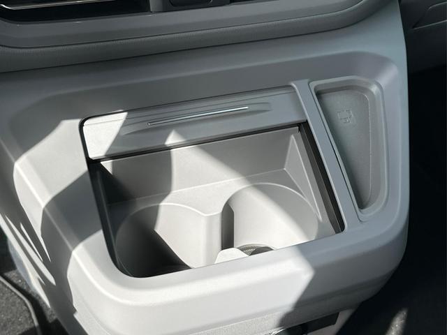 Volkswagen / T7 Caravelle / / / / KR+ MATRIX-LED+NAVI.+ SHZ+KAMERA+ PDC