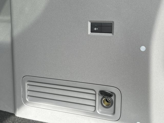 Volkswagen / T7 Caravelle / / / / KR+ MATRIX-LED+NAVI.+ SHZ+KAMERA+ PDC