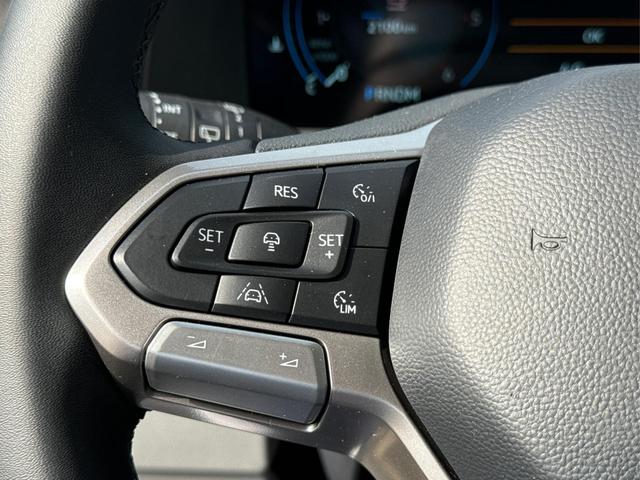 Volkswagen / T7 Caravelle / / / / KR+ MATRIX-LED+NAVI.+ SHZ+KAMERA+ PDC